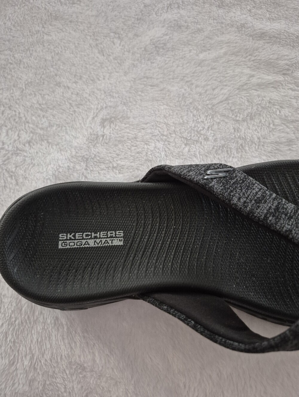 Skechers Women's Gray Marble Knit Thong Sandals - Picture 5 of 5